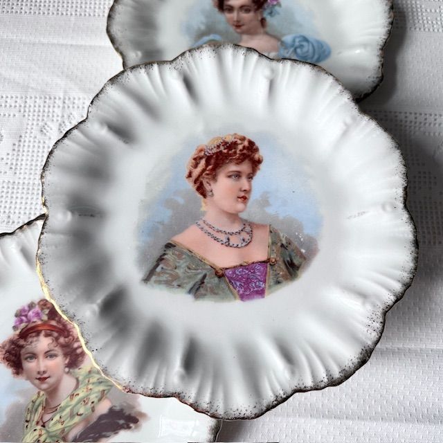 Тарелка Портрет дамы 21 см Франция