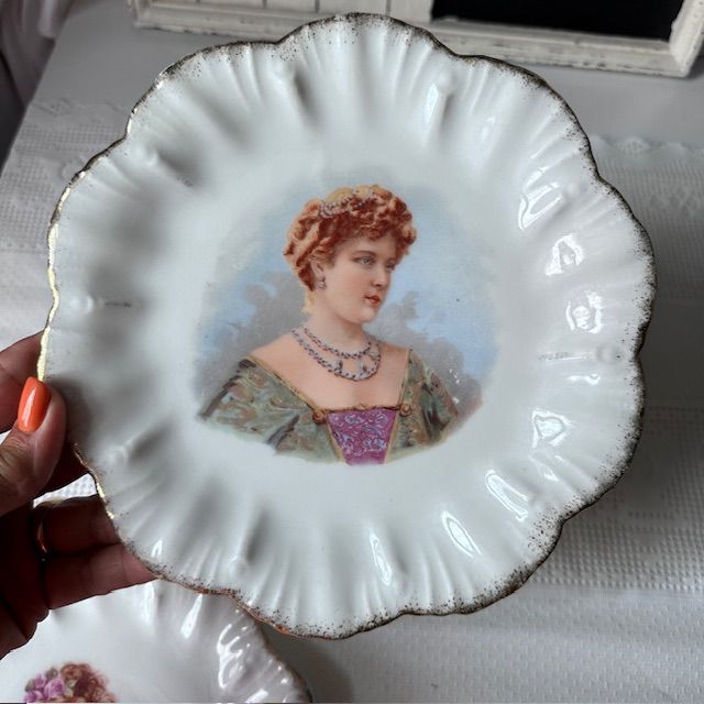 Тарелка Портрет дамы 21 см Франция