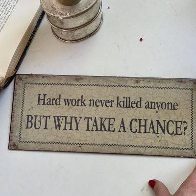 Табличка жестяная подвесная 30х12,5 см