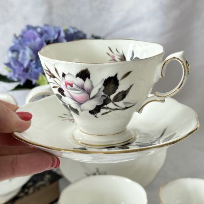 Чайная пара Royal Albert Queen's Messenger 1960 гг 200 мл Англия