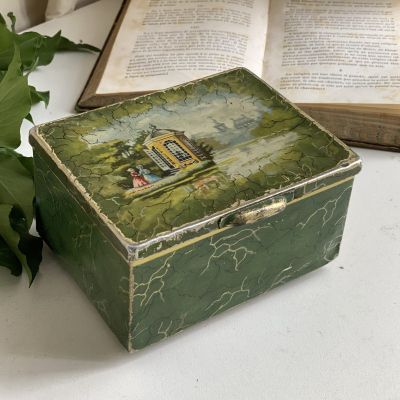 Коробка шкатулка 13х10 см Дамы у ротонды жестяная