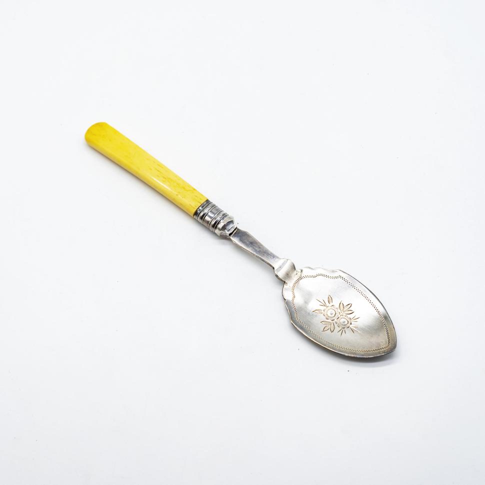 Старинная ложка, бакелит и мельхиор с цветочками 