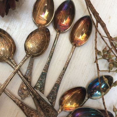 Ложка кофейная с резной ручкой Акробат