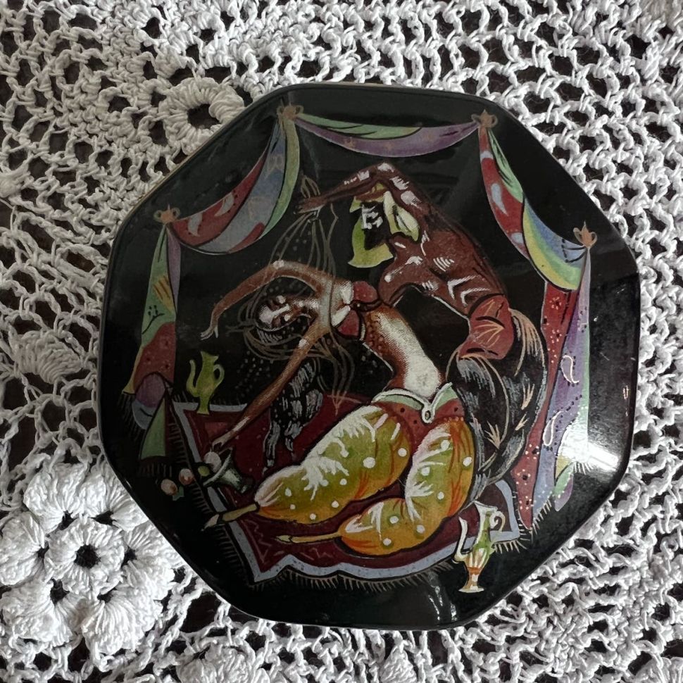 Шкатулка музыкальная Шахерезада Franklin Mint Porcelain 7 см фарфор 1988 г.