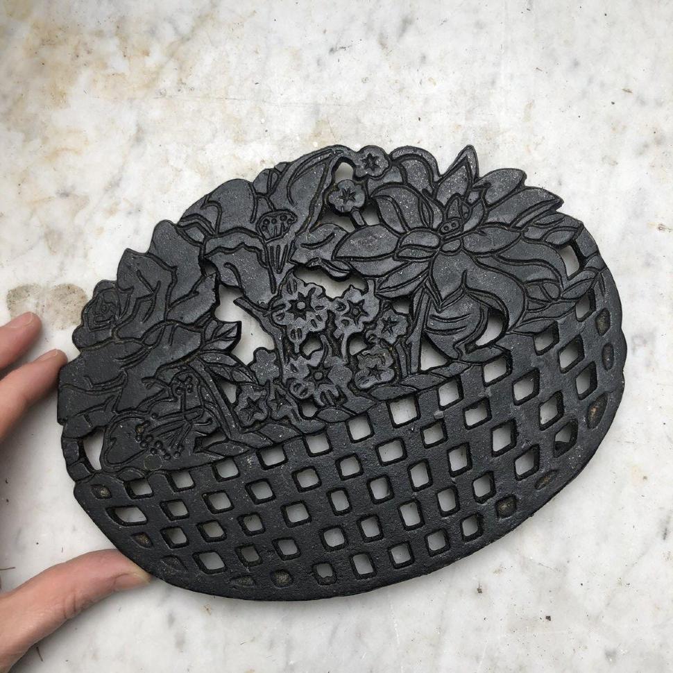 Подставка под горячее Корзина с цветами Чугун