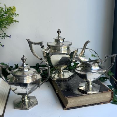 Набор кофейник сахарница молочник DERBY SILVER CO мельхиор серебрение