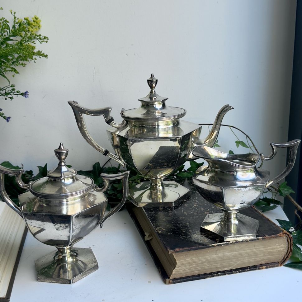 Набор кофейник сахарница молочник DERBY SILVER CO мельхиор серебрение