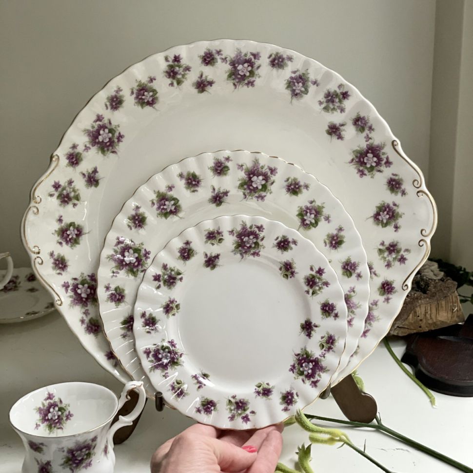 Блюдо Sweet Violets Royal Albert 31 см Англия 2 категория