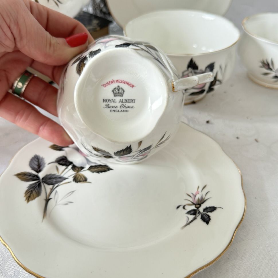 Тарелка Royal Albert Queen's Messenger 16 см Англия