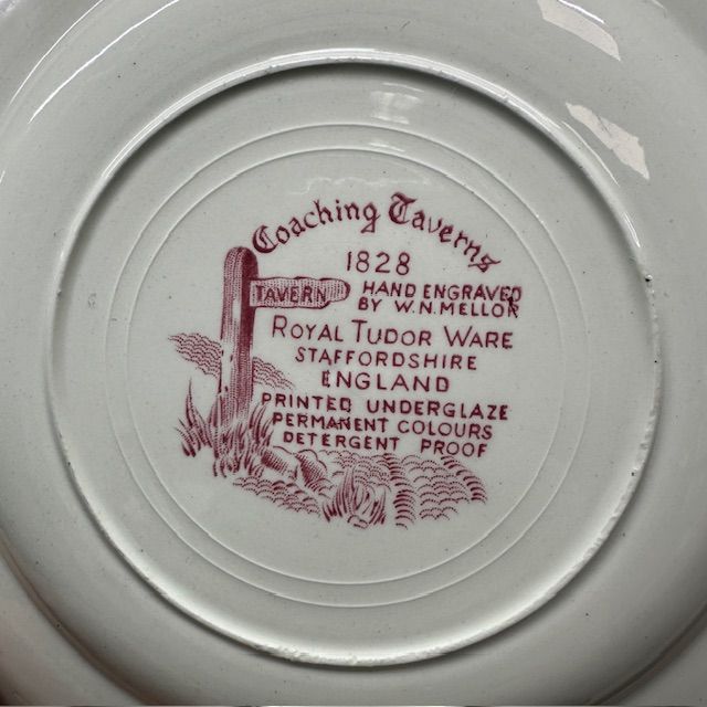 Тарелка Royal Tudor Ware Coaching Taverns красная 20 см Англия 