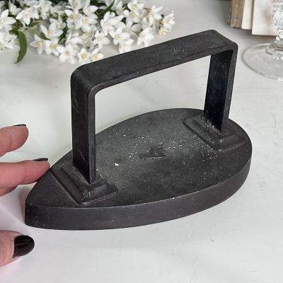 Утюг старинный 17 см чугун