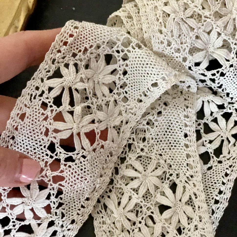 Кружево с необработанным краем ручная работа 