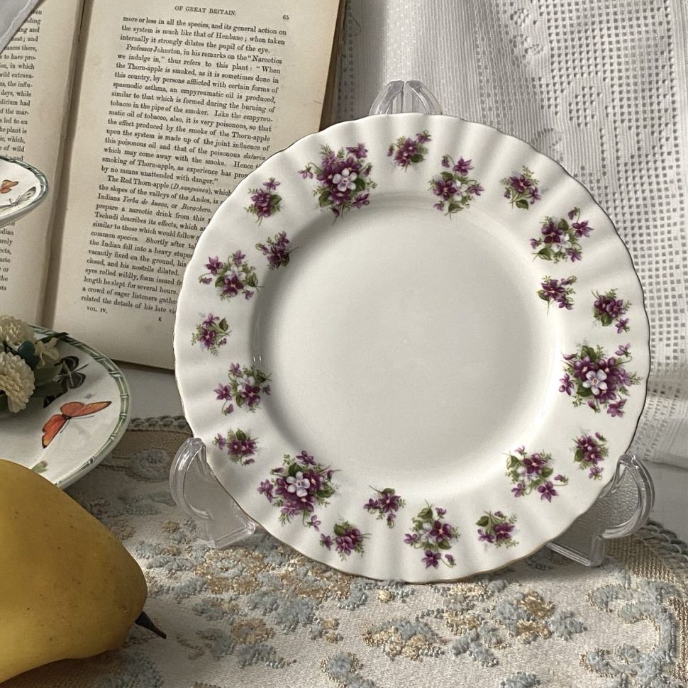 Тарелка десертная Sweet Violets Royal Albert 18 см Англия