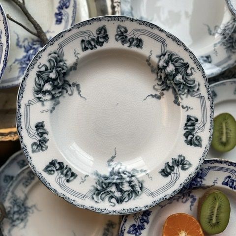 Тарелка глубокая 23 см модерн Ирисы Goteborg (кракелюр с потемнениями)