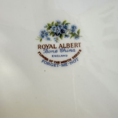  Тарелка Royal Albert 12 месяцев Июль 16 см Англия