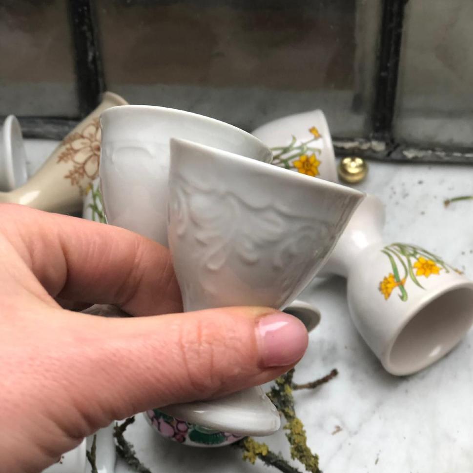 Подставка под яйцо Белая лилия