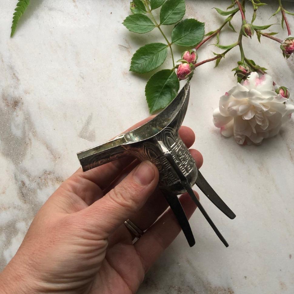 Китайский традиционный кубок Цзюэ