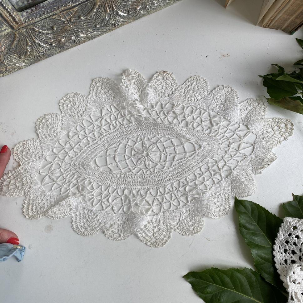 Салфетка вязаная кружевная 43 см