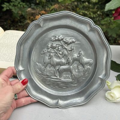 Тарелка настенная Лошади 23 см олово