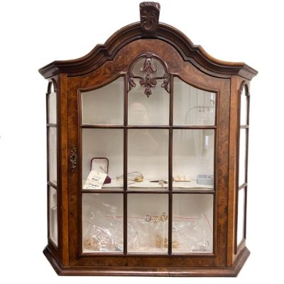 Витрина шкаф подвесной 66х73х17 дерево