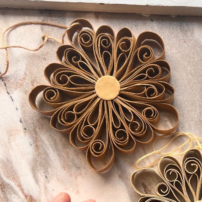 Подвес новогодний темный 10 см бумага