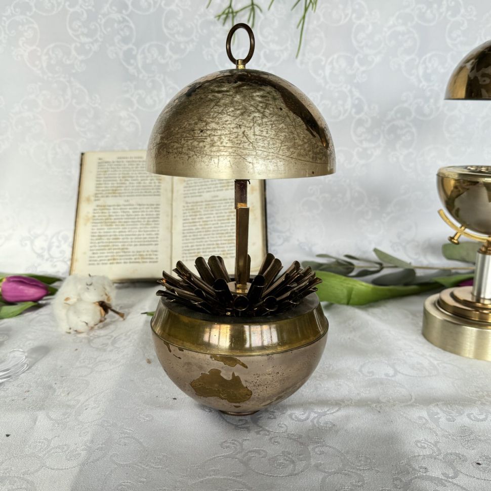 Держатель для сигарет Глобус Германия 60-е гг. золочение