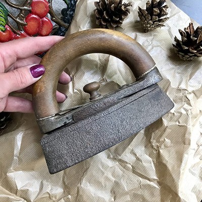 Утюг чугун с деревянной ручкой 100 лет