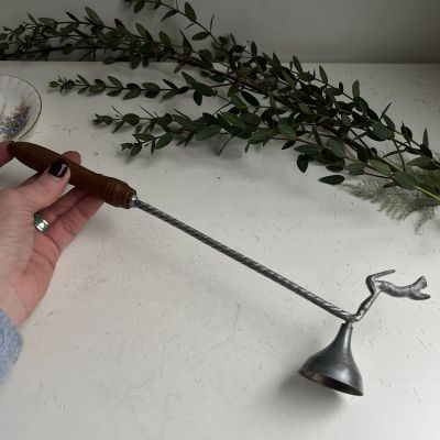 Тушитель гаситель для свечи 33 см с деревянной ручкой