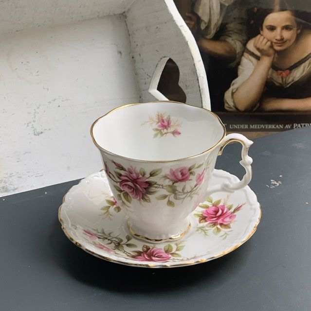 Кофейная пара Royal Albert Romance 130 мл фарфор Англия