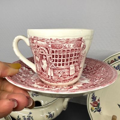 Чайная пара Royal Tudor Ware Coaching Taverns 200 мл Англия ironstone       