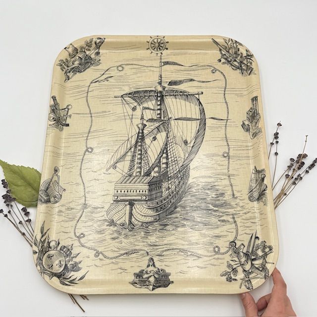 Поднос Каравелла Brevet C.G.D.G. 51 см Франция