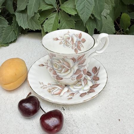 Кофейная пара Royal Albert Чайная роза 130 мл Англия    