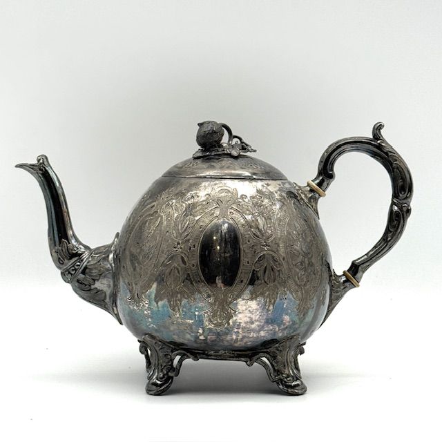 Чайник на ножках 1,4 л Англия конец XIX в. 