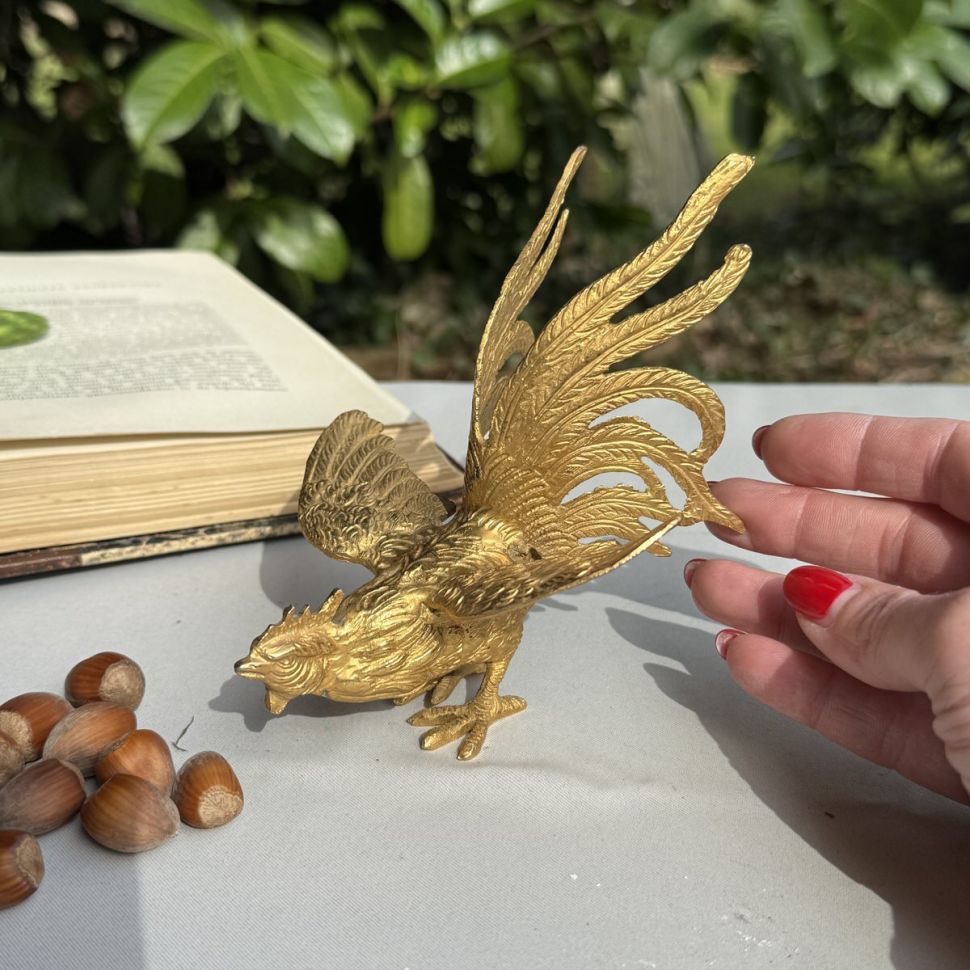 Статуэтка Петух Защищающийся 16 см золотистый