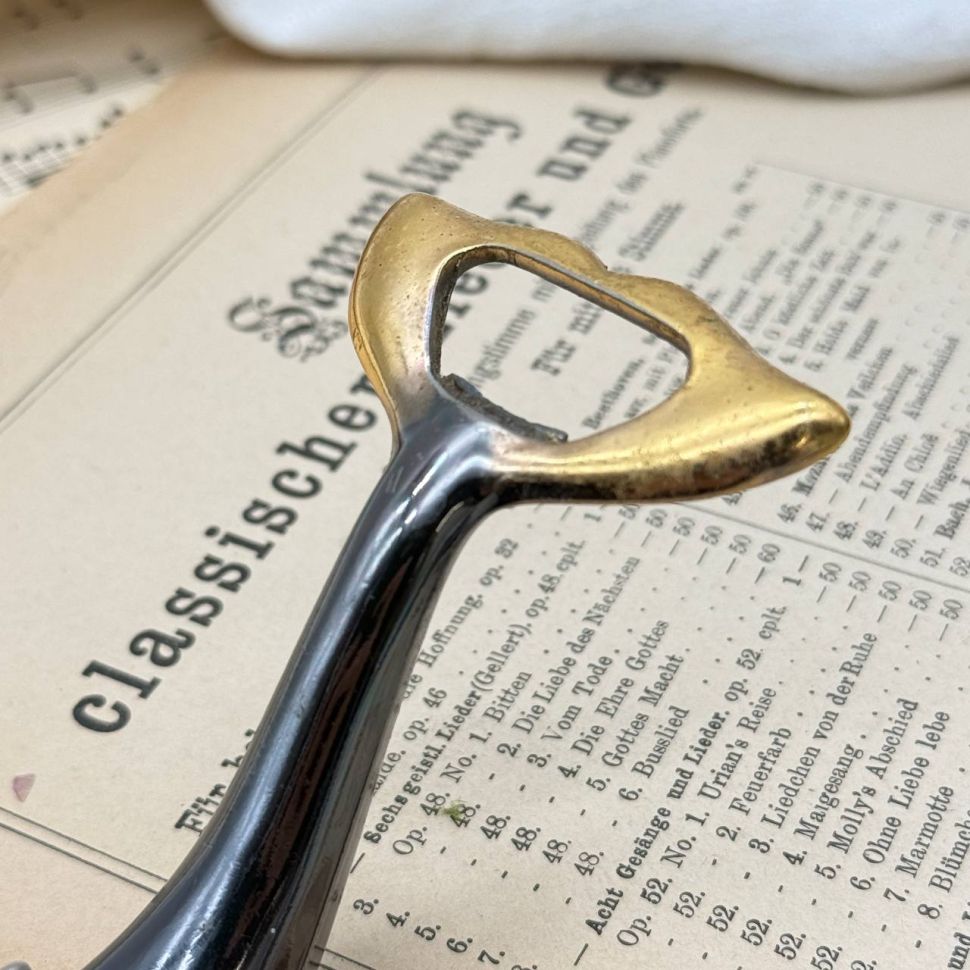 Открывалка BMF Дельфин черный 17 см металлический сплав Германия