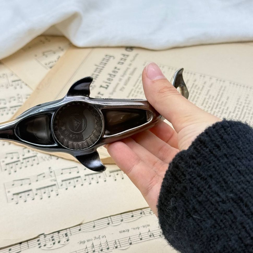 Открывалка BMF Дельфин черный 17 см металлический сплав Германия