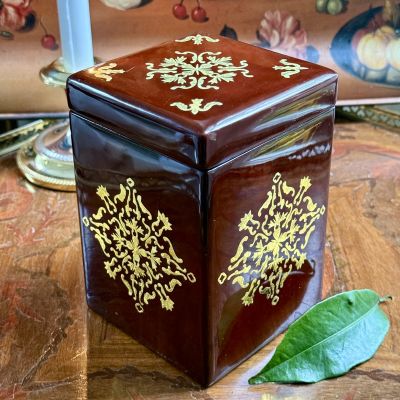 Банка чайница шкатулка 15 см дерево красный лак