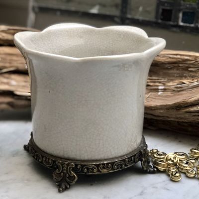 Кашпо на четырех ножках керамика бронза 