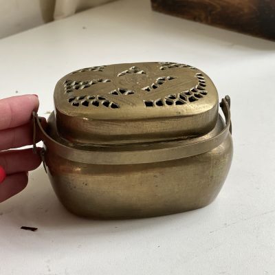 Шкатулка с резной крышкой 11 см латунь