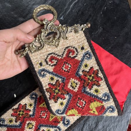 Вышивка сонетка 13х88 см на латунных держателях