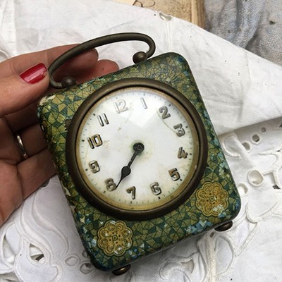 Часы декоративные настольные