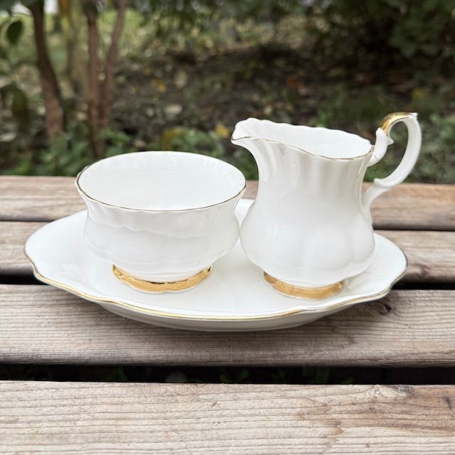 Молочник сахарница блюдо Royal Albert Val Dor Англия набор 3 предмета