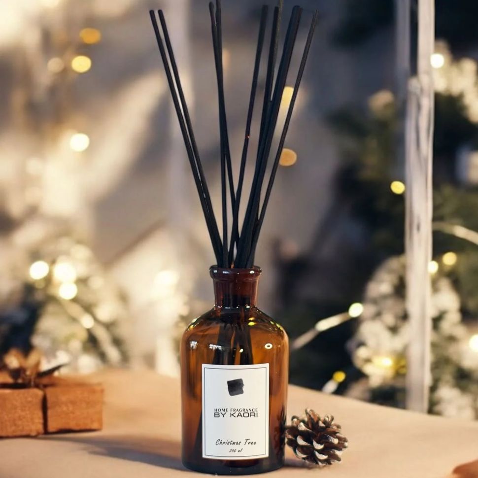 Аромадиффузор By Kaori CHRISTMAS TREE 250 мл комплект 