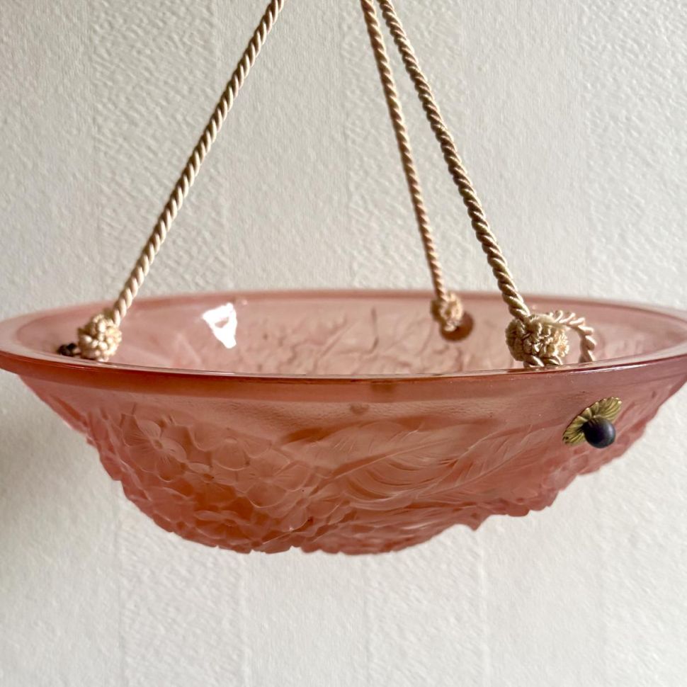 Люстра в стиле Lalique из розового стекла 30-е годы Франция