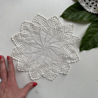 Салфетка вязаная кружевная 23 см