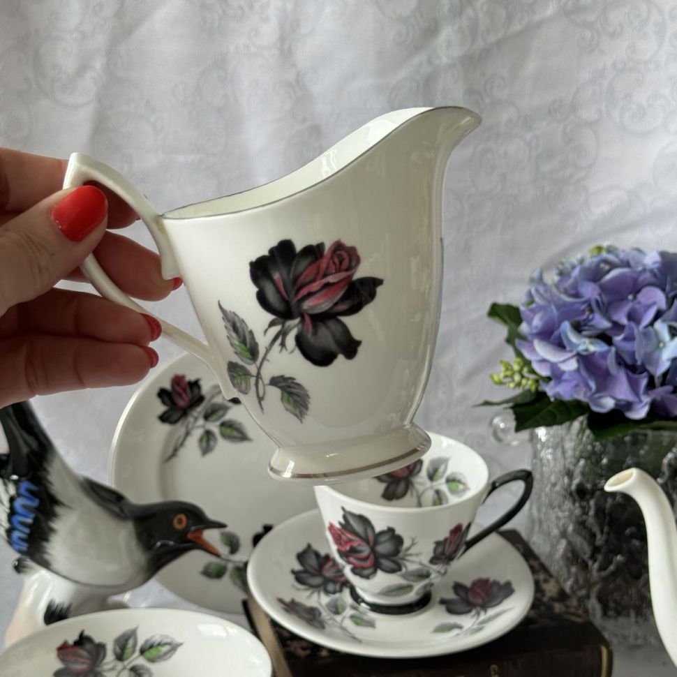 Молочник Royal Albert Masqerade 1950-1960 гг 200 мл Англия