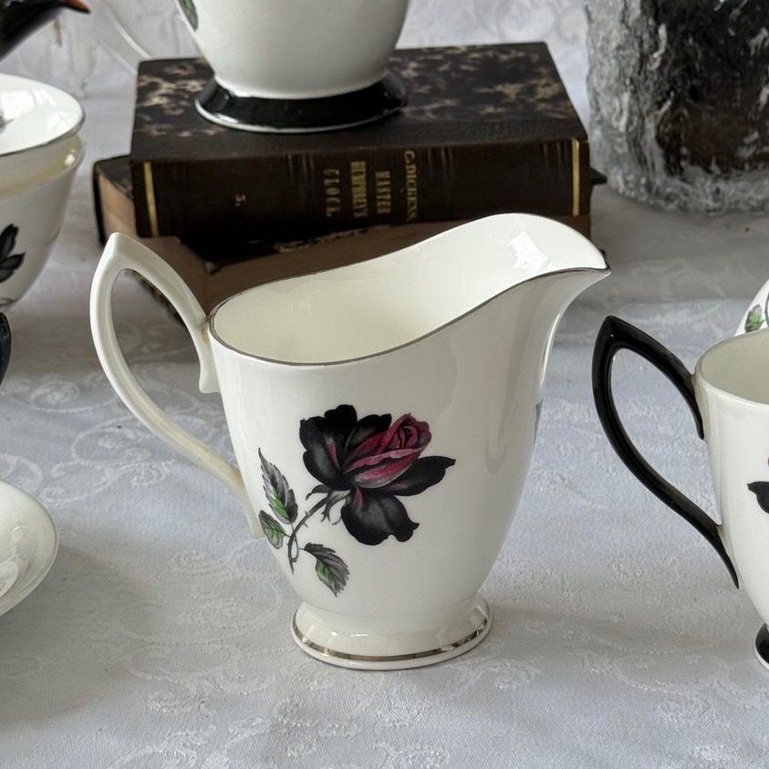 Молочник Royal Albert Masqerade 1950-1960 гг 200 мл Англия