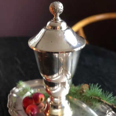 Ваза кубок 32 см с крышкой мельхиор гравировка