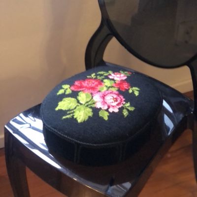 Подушка жесткое основание вышивка бархат 