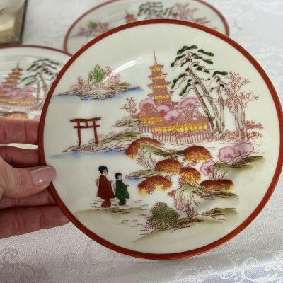 Тарелка Гейши у пагоды 17 см фарфор Япония         